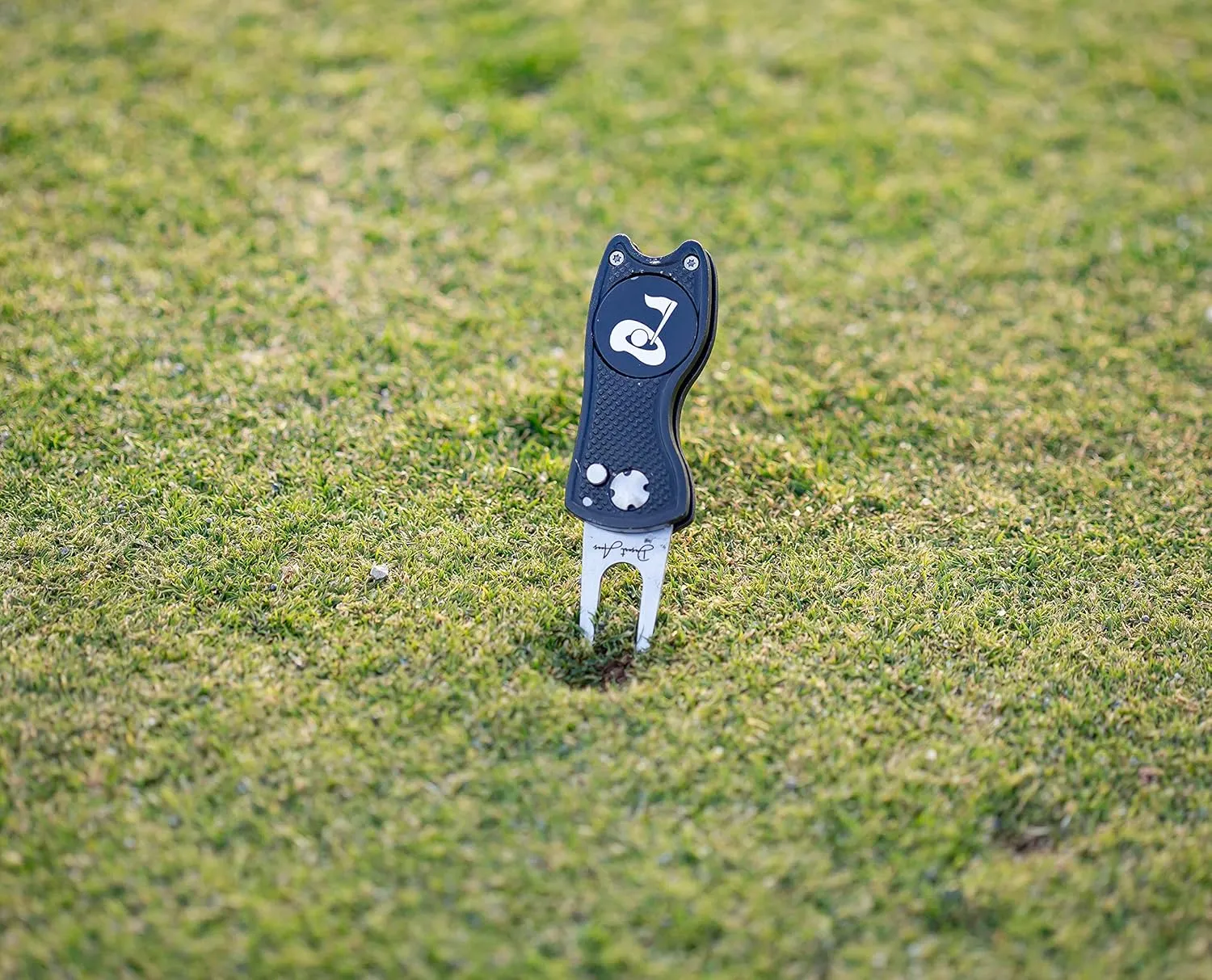 Premium Golf Divot Repair Tool with Magnetic Ball Marker & Clip  Switchblade Design & Club Grip Holder  Golf Accessories & Gifts for Men  Metal Divot Tool for Greens